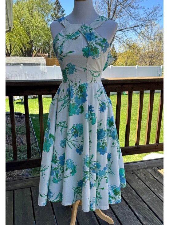 No detectable brand Dresses & Skirts - Womens Floral Sundress White & Blue Sleeveless Fit & Flare M (12) Vintage 50s